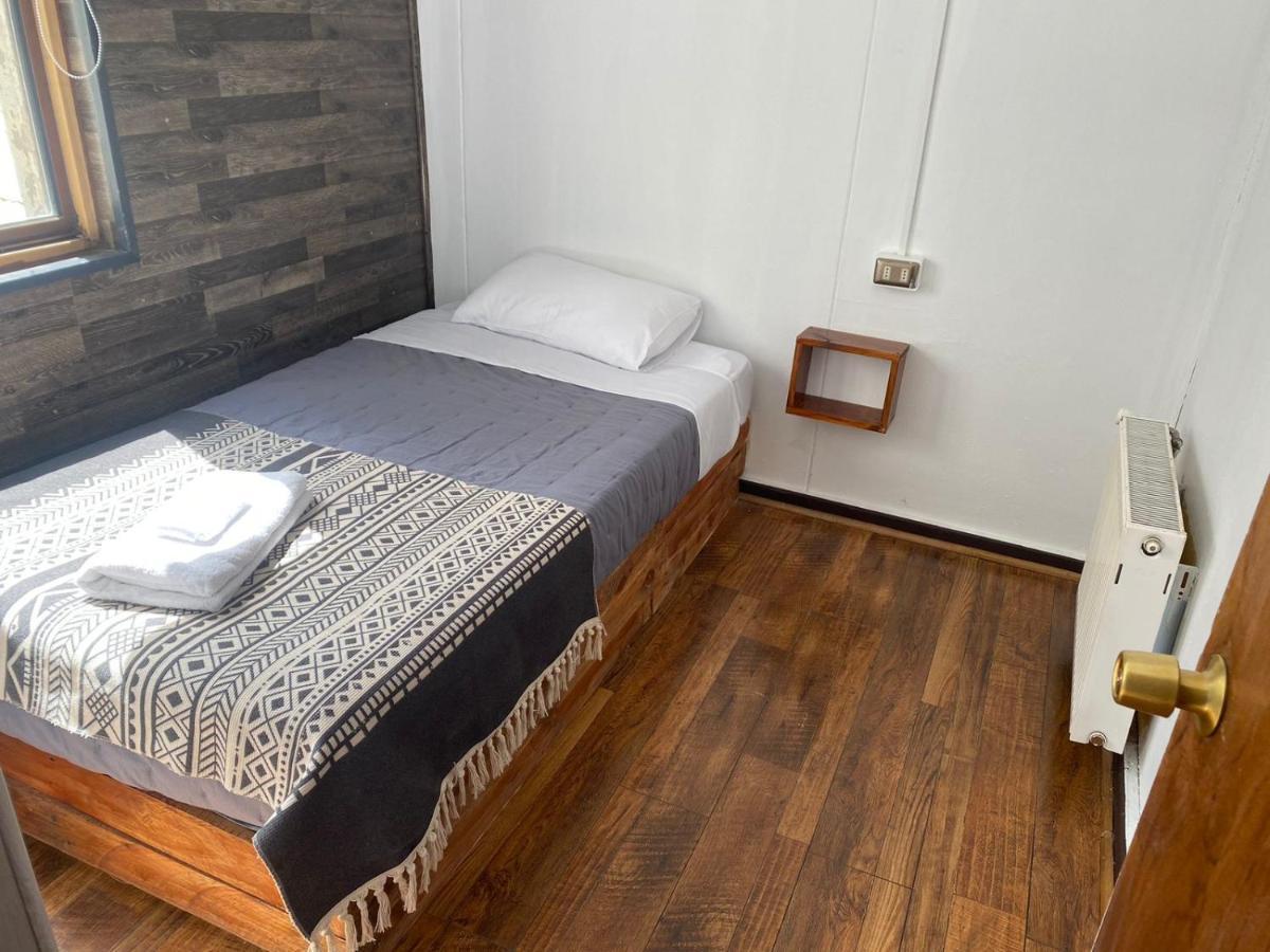 Hostal Ochen بونتا أريناس المظهر الخارجي الصورة