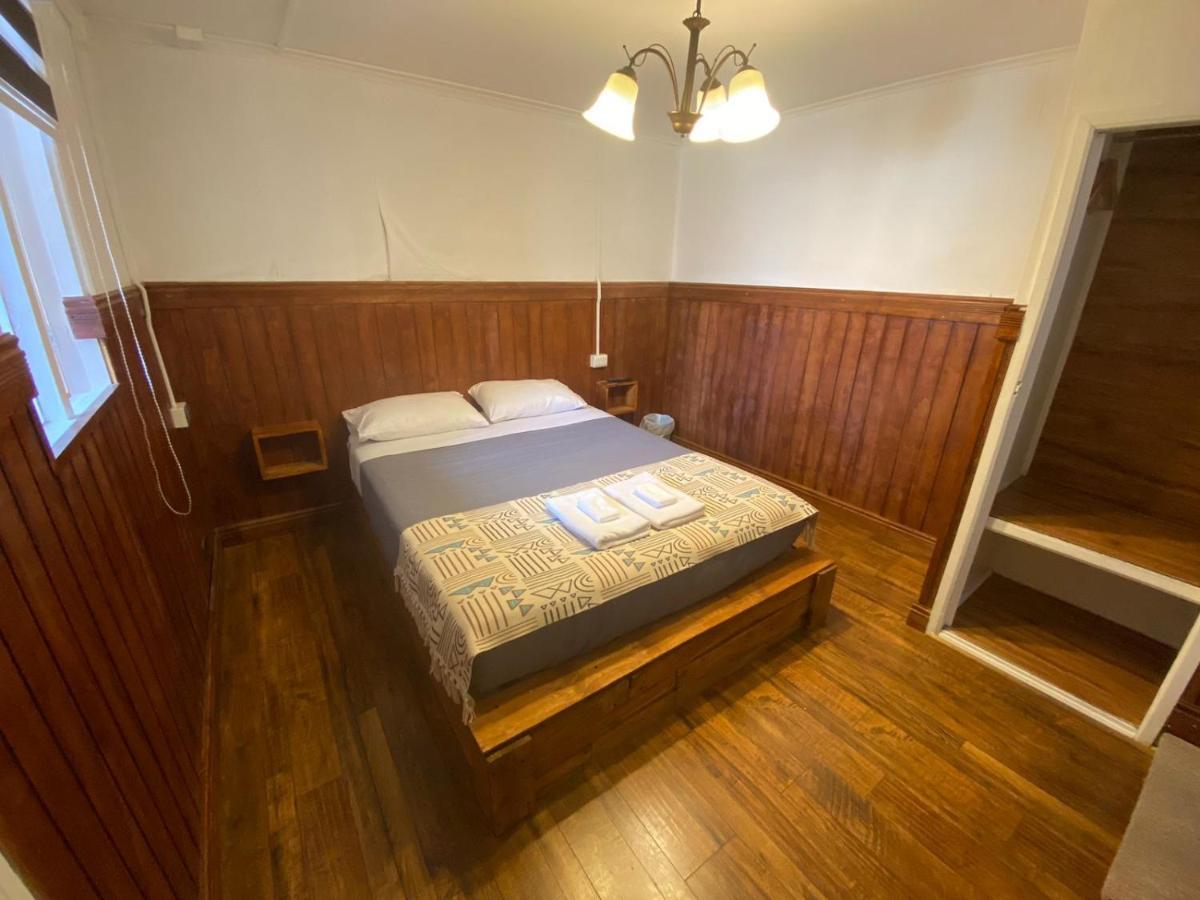 Hostal Ochen بونتا أريناس المظهر الخارجي الصورة
